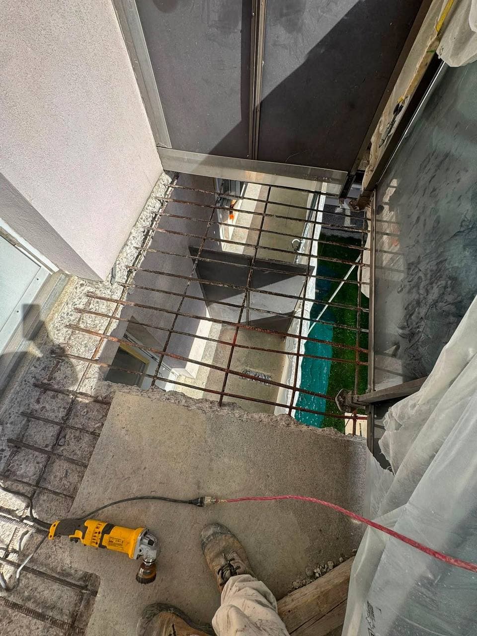 Concrete balcony repair and restoration in Toronto and GTA